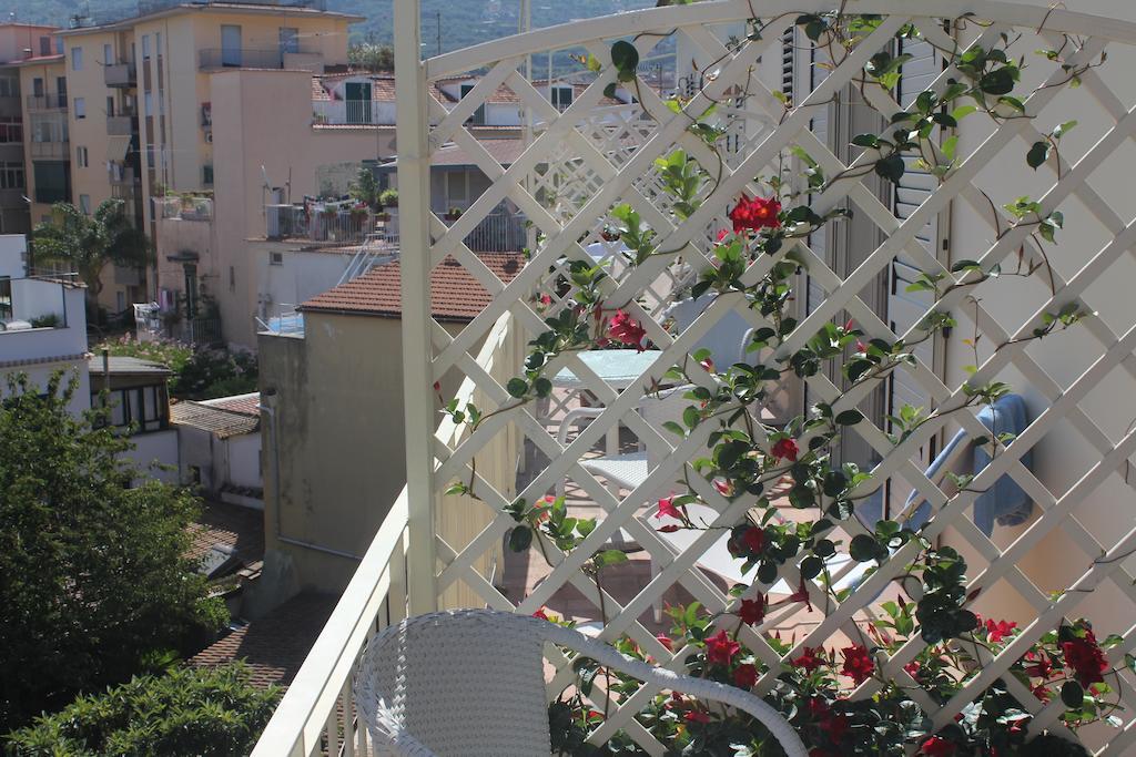 B&B Il Giglio Bianco Сорренто Номер фото